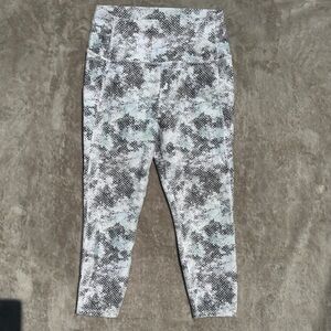 Spyder Snake Print Leggings Gray white Black full length with pockets sz L